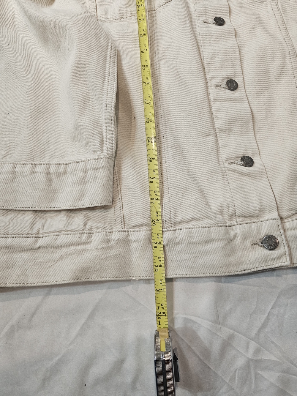 Old Navy Men's Cream Button-Front Canvas Jacket.  Size XL.  Chest Meas. 30" Flat - Picture 8 of 10